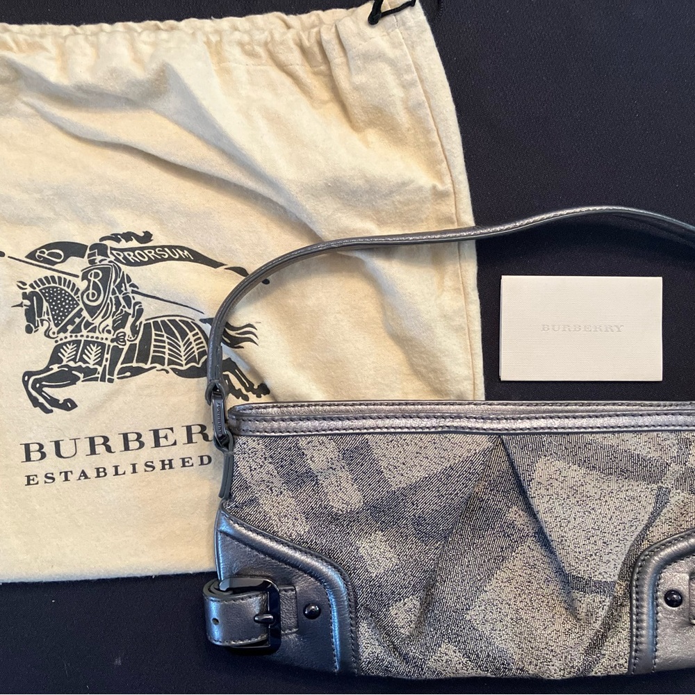 Pre-Owned Burberry Silver Grey Metallic Pewter Small Sling Purse